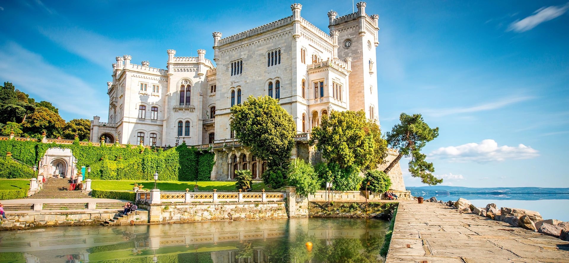 Châteaux en Languedoc achat / vente de château près de Montpellier dans l'Hérault et de Nîmes dans le Gard