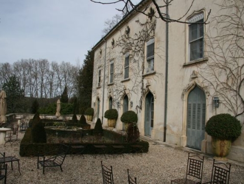 Château ISMH vers Nimes