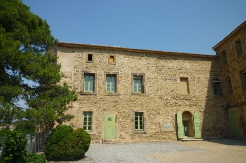 Corbières , château X° et XVIII°S.